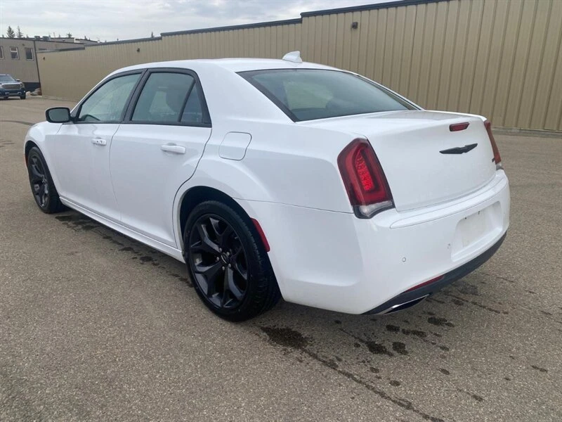 2023 Chrysler 300 (2005-2023) - Image 6 of 19