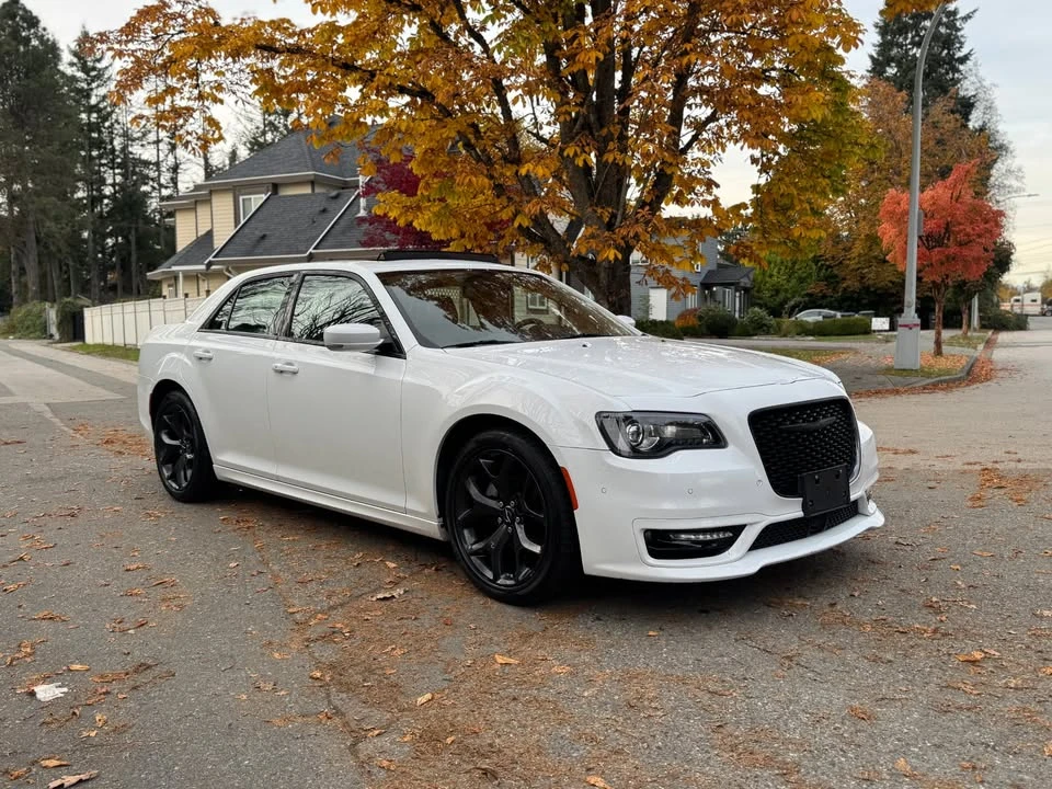 2023 Chrysler 300 (2005-2023) - Image 7 of 17
