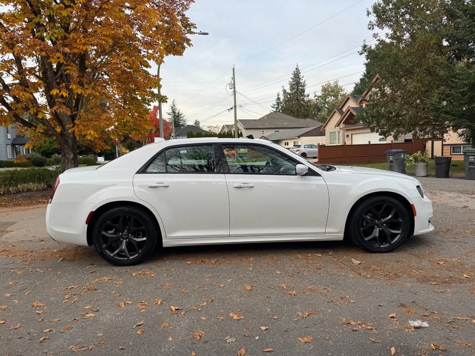 2023 Chrysler 300 (2005-2023) - Image 6 of 17