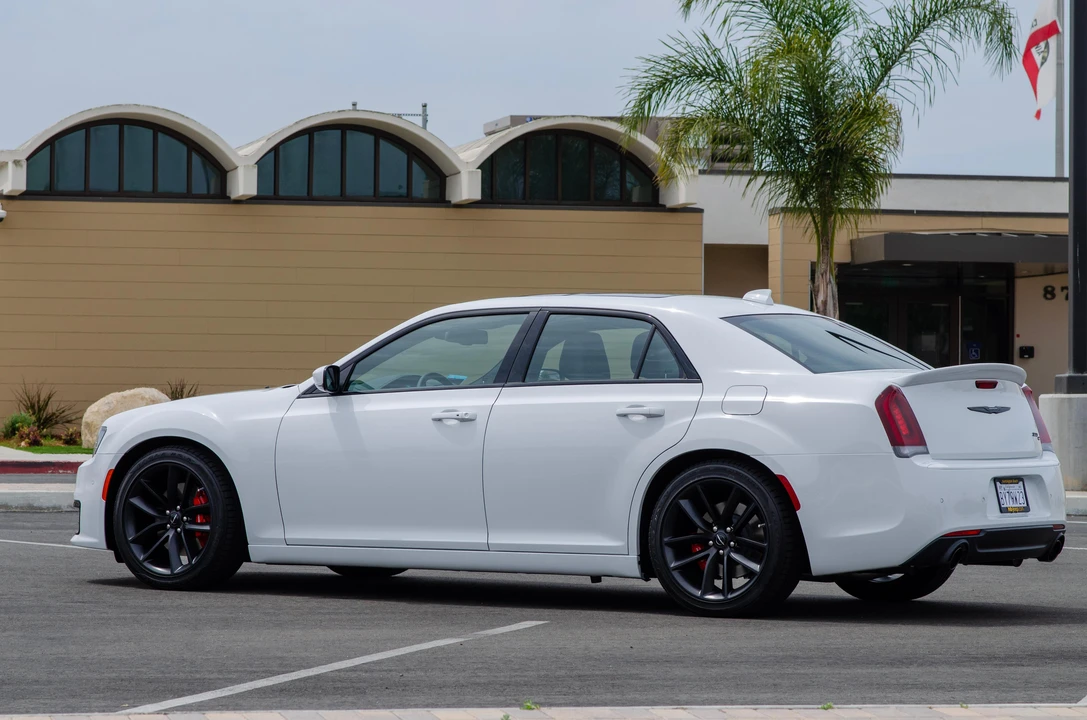2023 Chrysler 300 (2005-2023) - Image 9 of 31