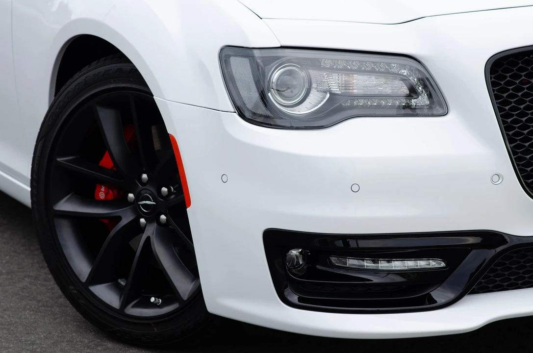 2023 Chrysler 300 (2005-2023) - Image 15 of 31