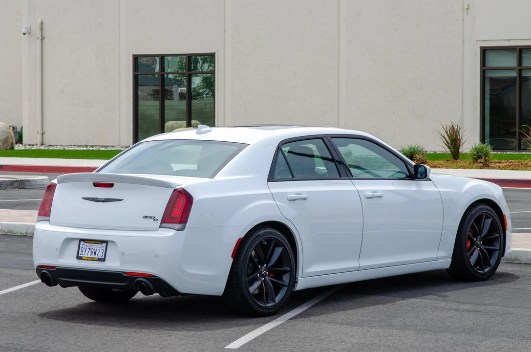 2023 Chrysler 300 (2005-2023) - Image 12 of 31