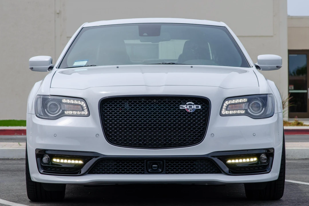 2023 Chrysler 300 (2005-2023) - Image 2 of 31