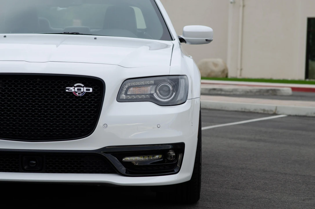 2023 Chrysler 300 (2005-2023) - Image 14 of 31