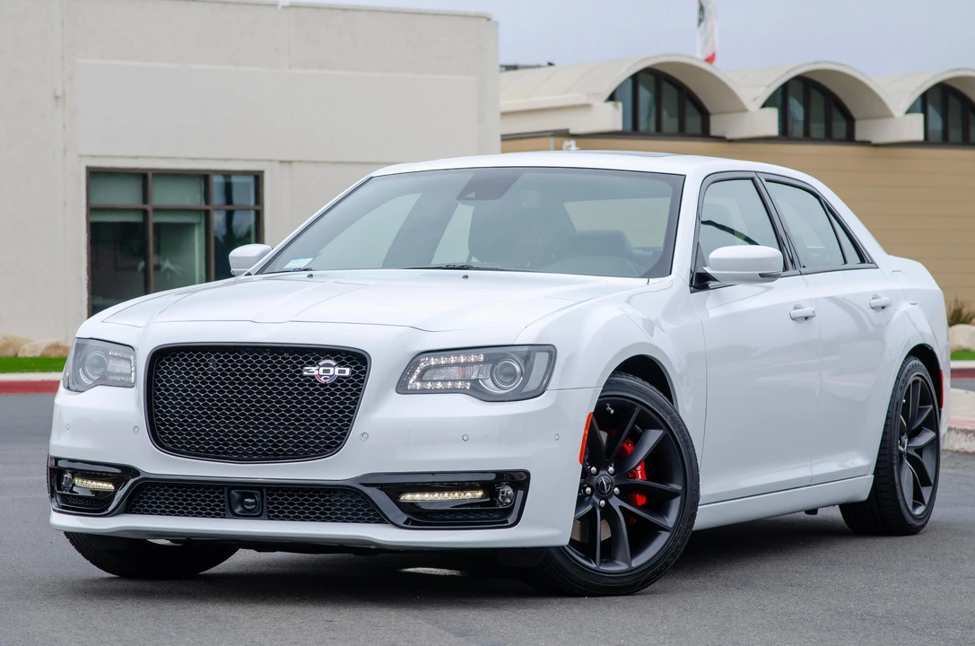 2023 Chrysler 300 (2005-2023) - Image 6 of 31