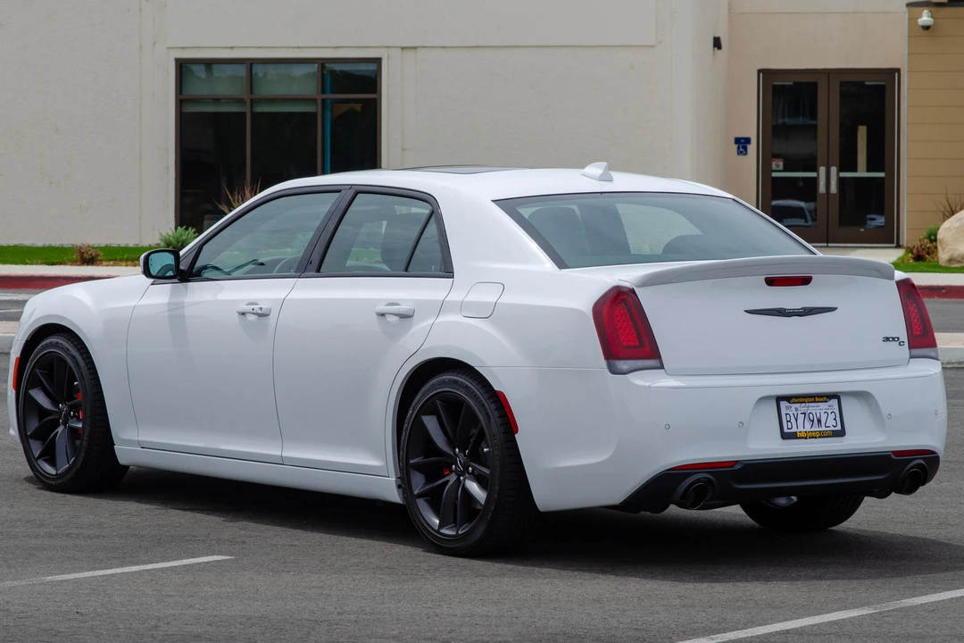 2023 Chrysler 300 (2005-2023) - Image 4 of 31