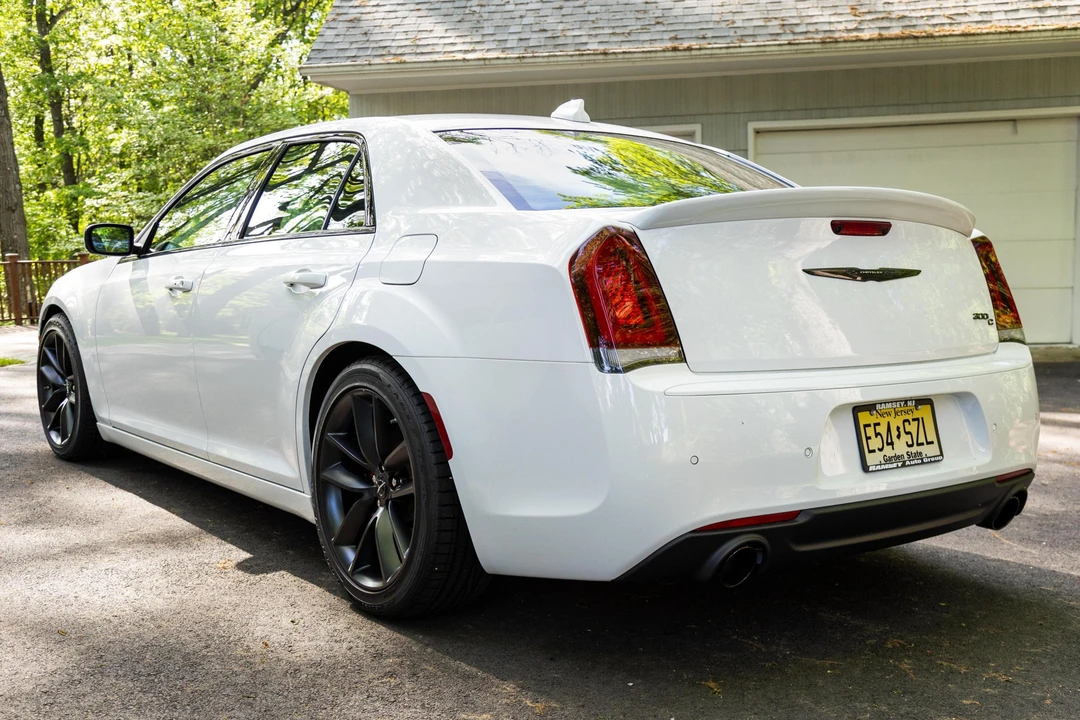 2023 Chrysler 300 (2005-2023) - Image 4 of 31