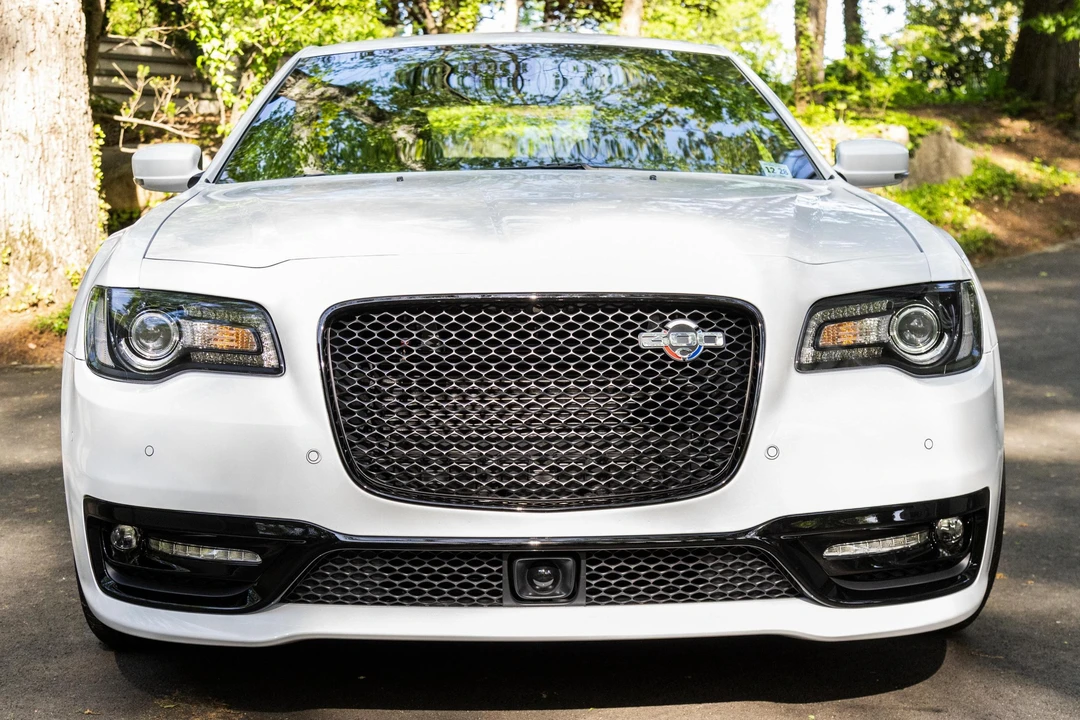 2023 Chrysler 300 (2005-2023) - Image 2 of 31