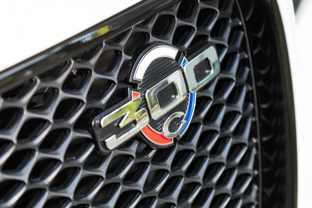 2023 Chrysler 300 (2005-2023) - Image 15 of 31