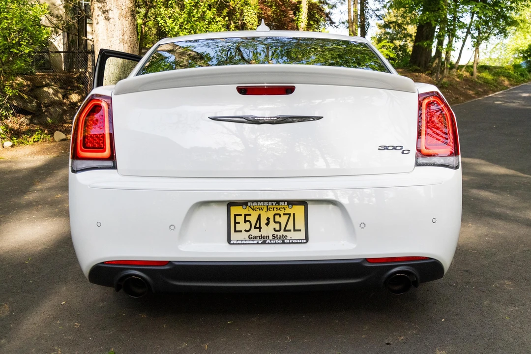 2023 Chrysler 300 (2005-2023) - Image 9 of 31