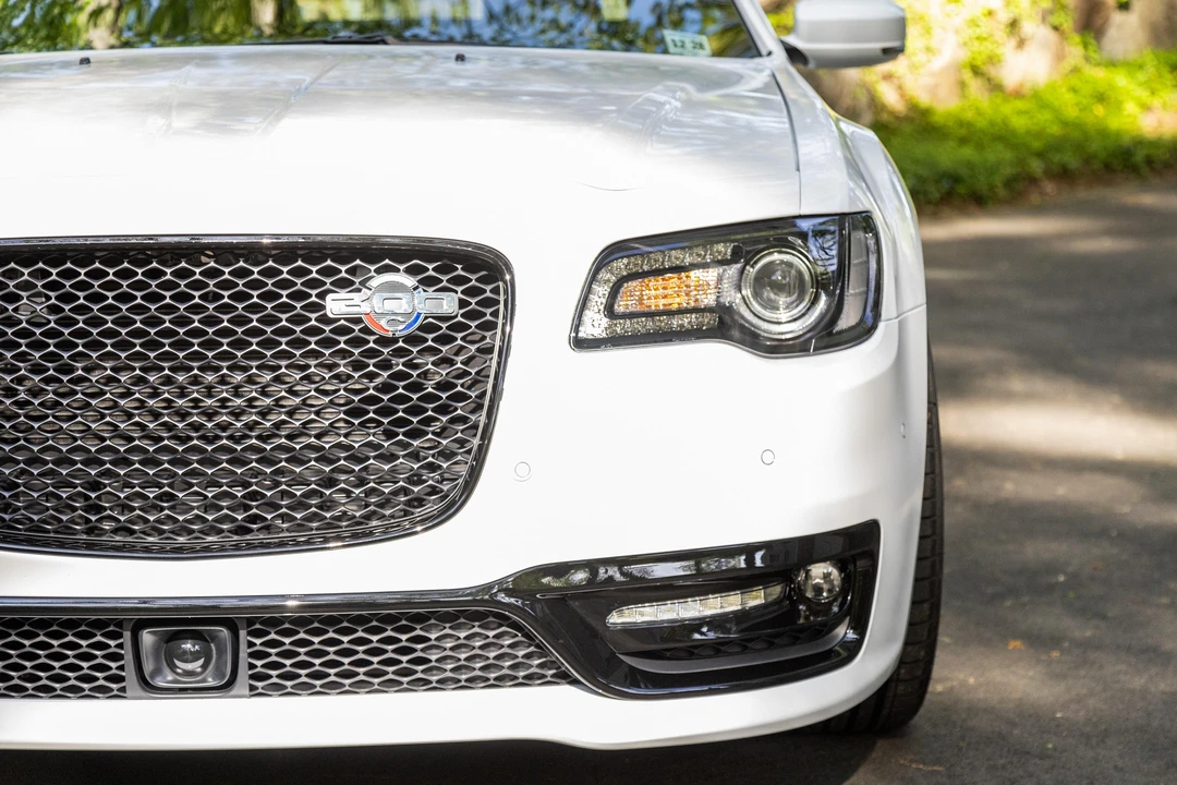 2023 Chrysler 300 (2005-2023) - Image 18 of 31