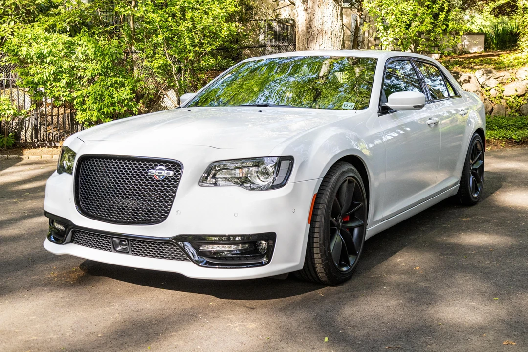 2023 Chrysler 300 (2005-2023) - Image 7 of 31