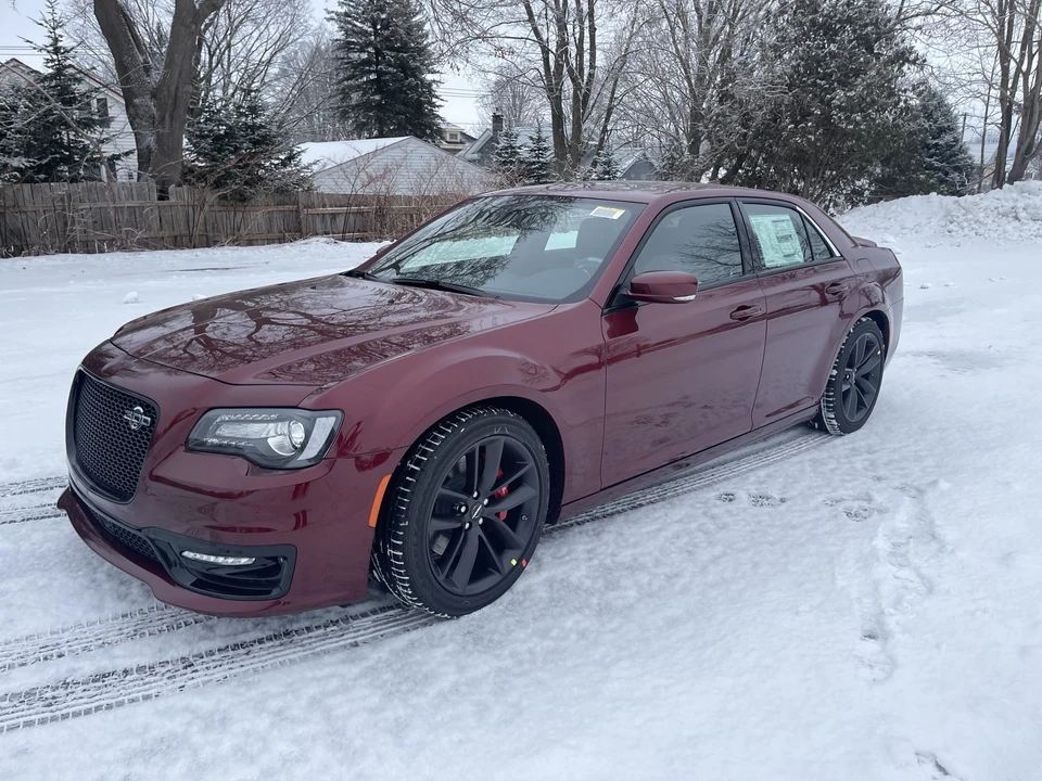 2023 Chrysler 300 (2005-2023) - Image 5 of 31