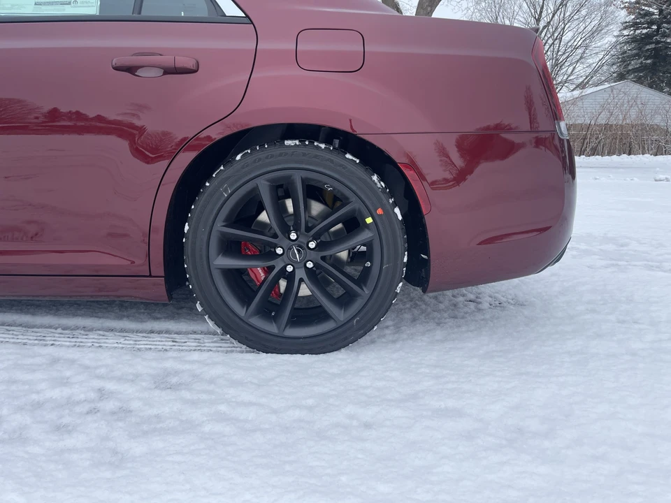 2023 Chrysler 300 (2005-2023) - Image 19 of 31