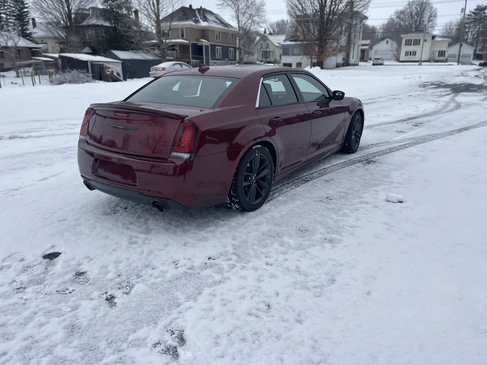 2023 Chrysler 300 (2005-2023) - Image 11 of 31