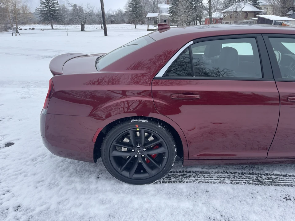 2023 Chrysler 300 (2005-2023) - Image 26 of 31