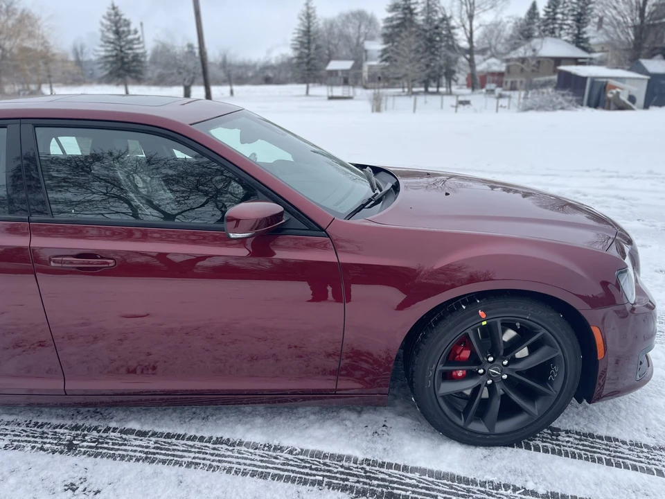 2023 Chrysler 300 (2005-2023) - Image 28 of 31