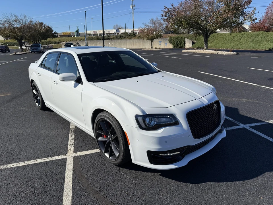 2023 Chrysler 300 (2005-2023) - Image 11 of 31