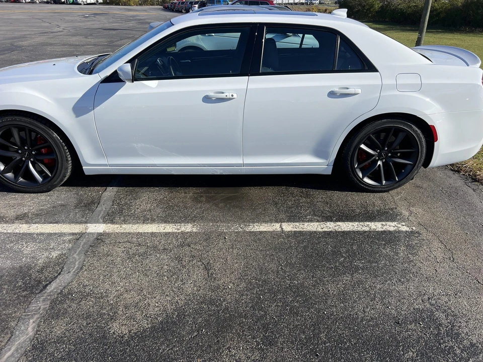 2023 Chrysler 300 (2005-2023) - Image 14 of 31