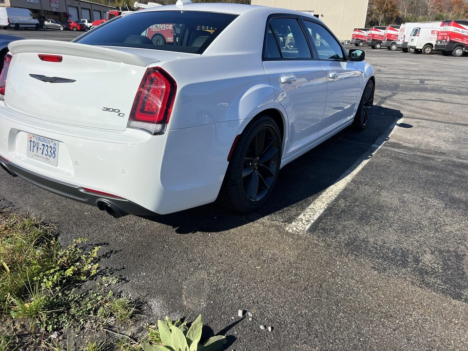 2023 Chrysler 300 (2005-2023) - Image 19 of 31