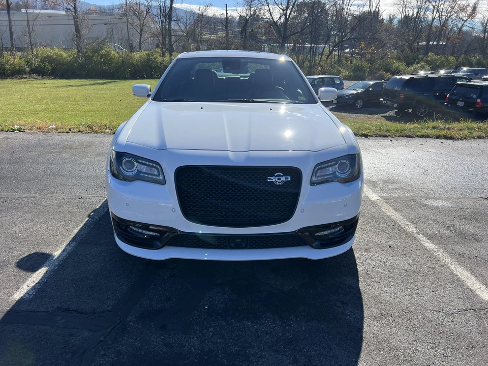 2023 Chrysler 300 (2005-2023) - Image 16 of 31