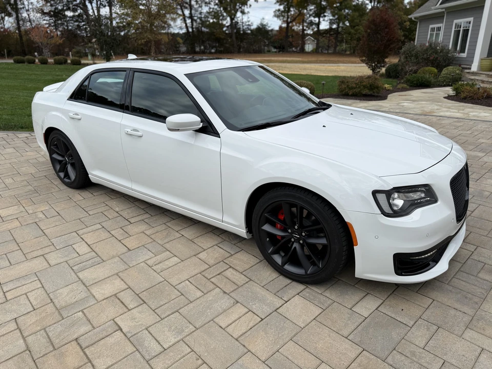 2023 Chrysler 300 (2005-2023) - Image 12 of 31