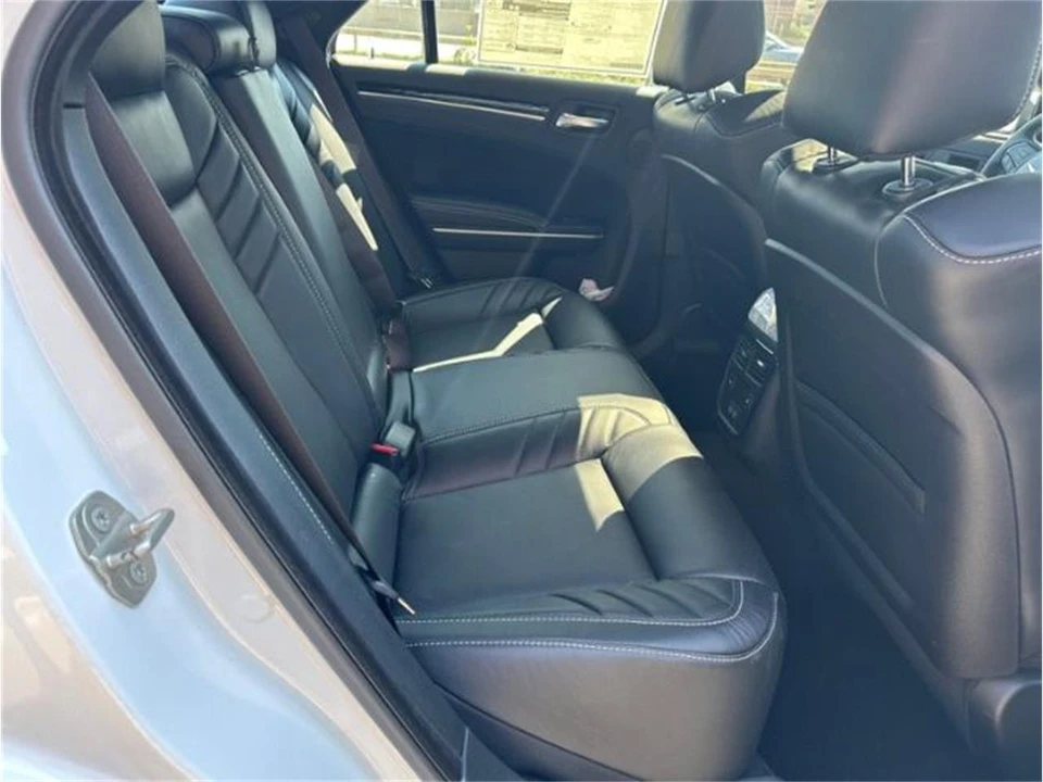 2023 Chrysler 300 (2005-2023) - Image 13 of 27