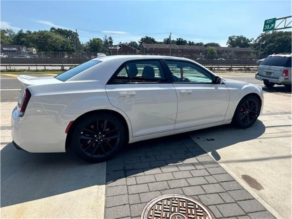 2023 Chrysler 300 (2005-2023) - Image 23 of 27
