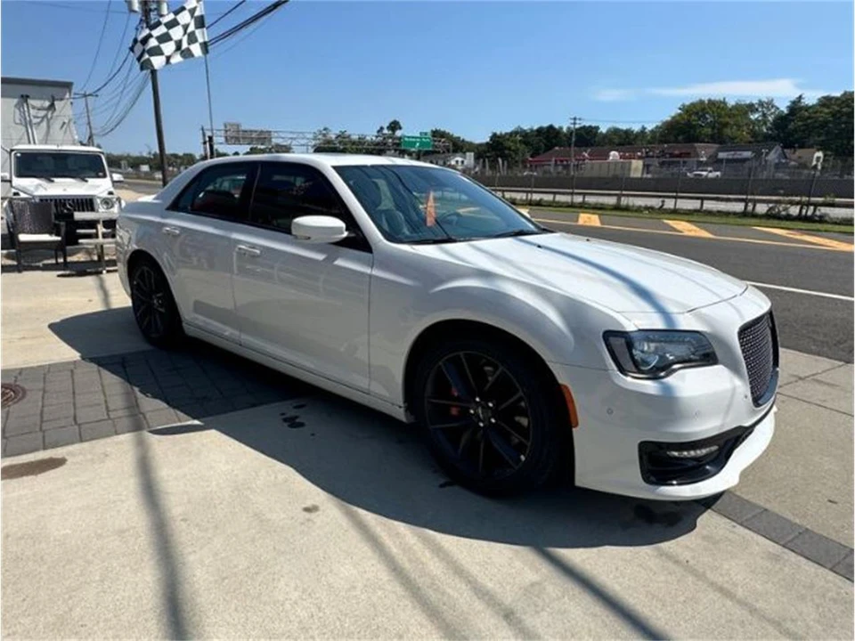 2023 Chrysler 300 (2005-2023) - Image 25 of 27