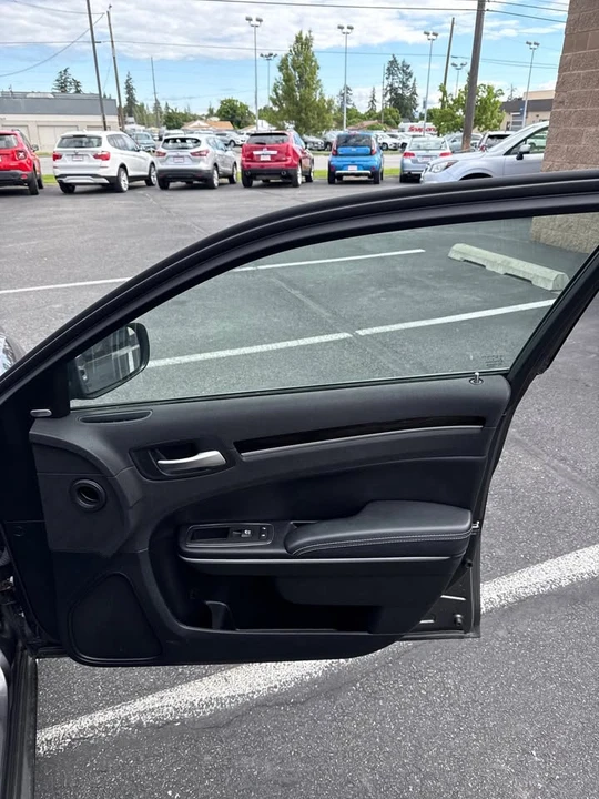 2023 Chrysler 300 (2005-2023) - Image 17 of 19