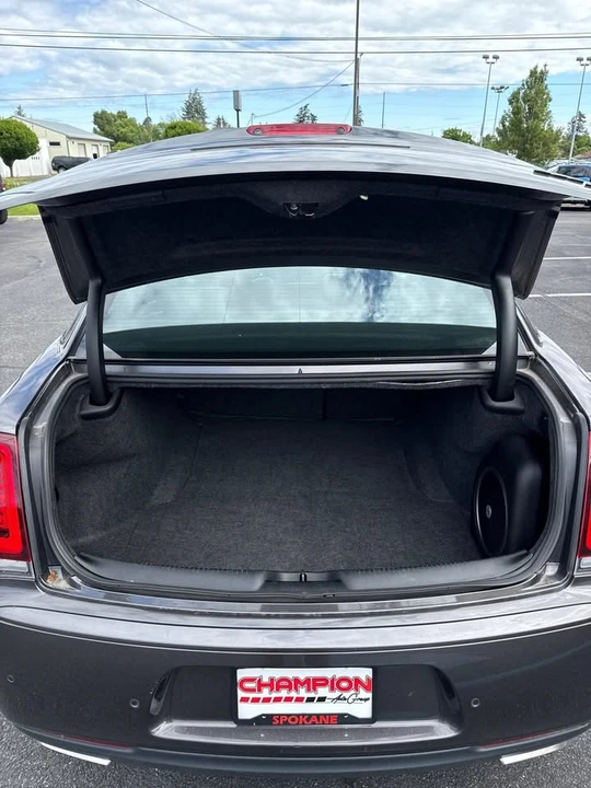 2023 Chrysler 300 (2005-2023) - Image 14 of 19