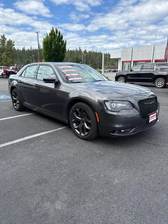 2023 Chrysler 300 (2005-2023) - Image 4 of 19