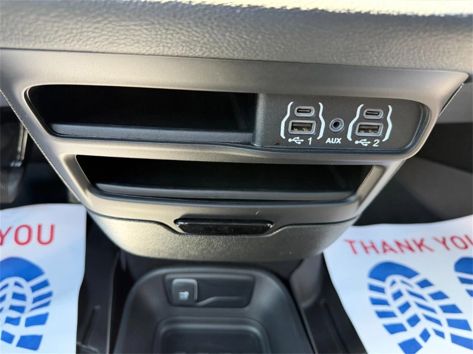 2023 Chrysler Town & Country - Image 27 of 31