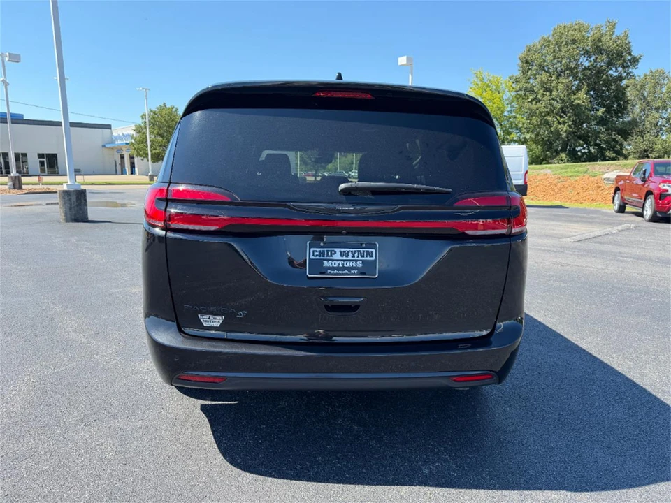 2023 Chrysler Town & Country - Image 6 of 31