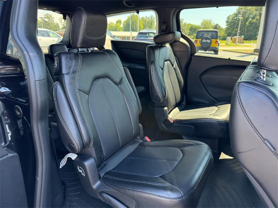 2023 Chrysler Town & Country - Image 20 of 31
