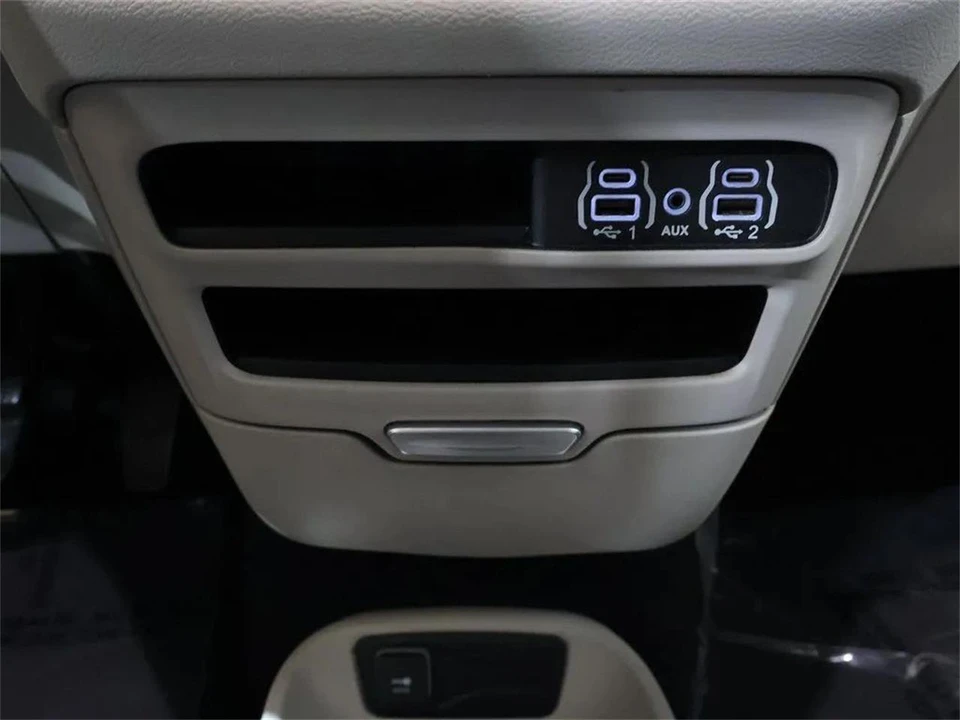 2023 Chrysler Town & Country - Image 21 of 31