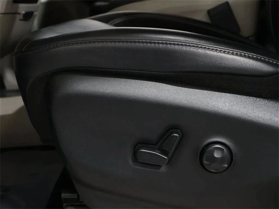2023 Chrysler Town & Country - Image 13 of 31
