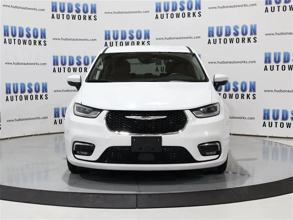 2023 Chrysler Town & Country - Image 9 of 31
