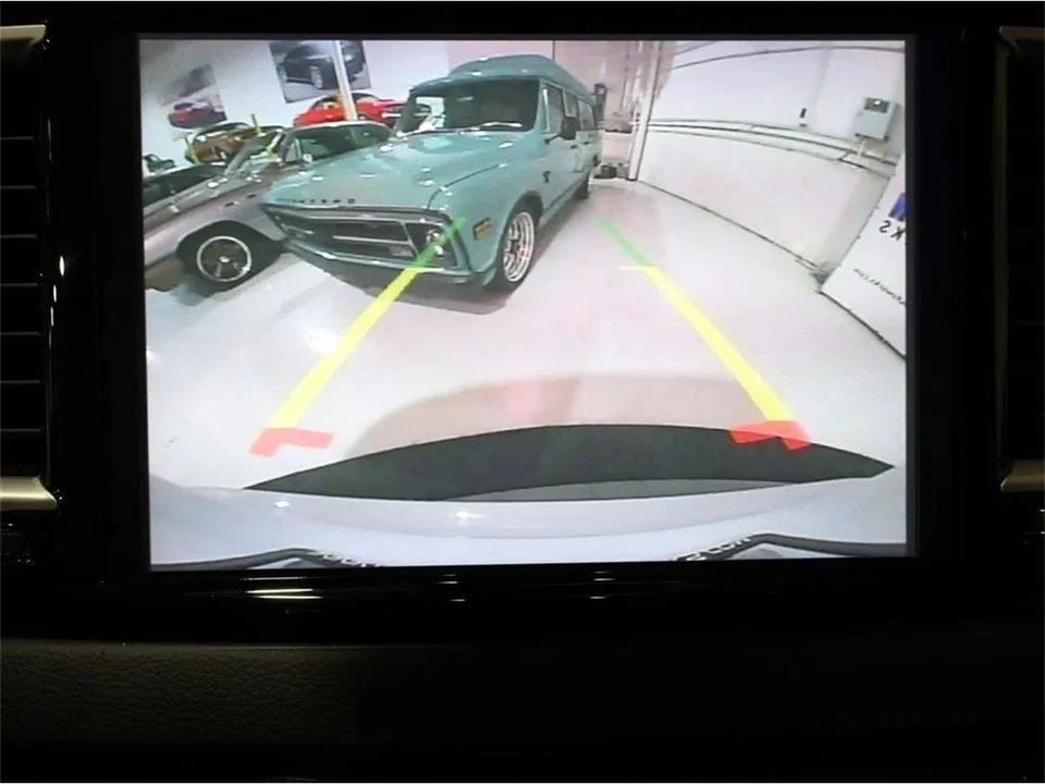 2023 Chrysler Town & Country - Image 19 of 31