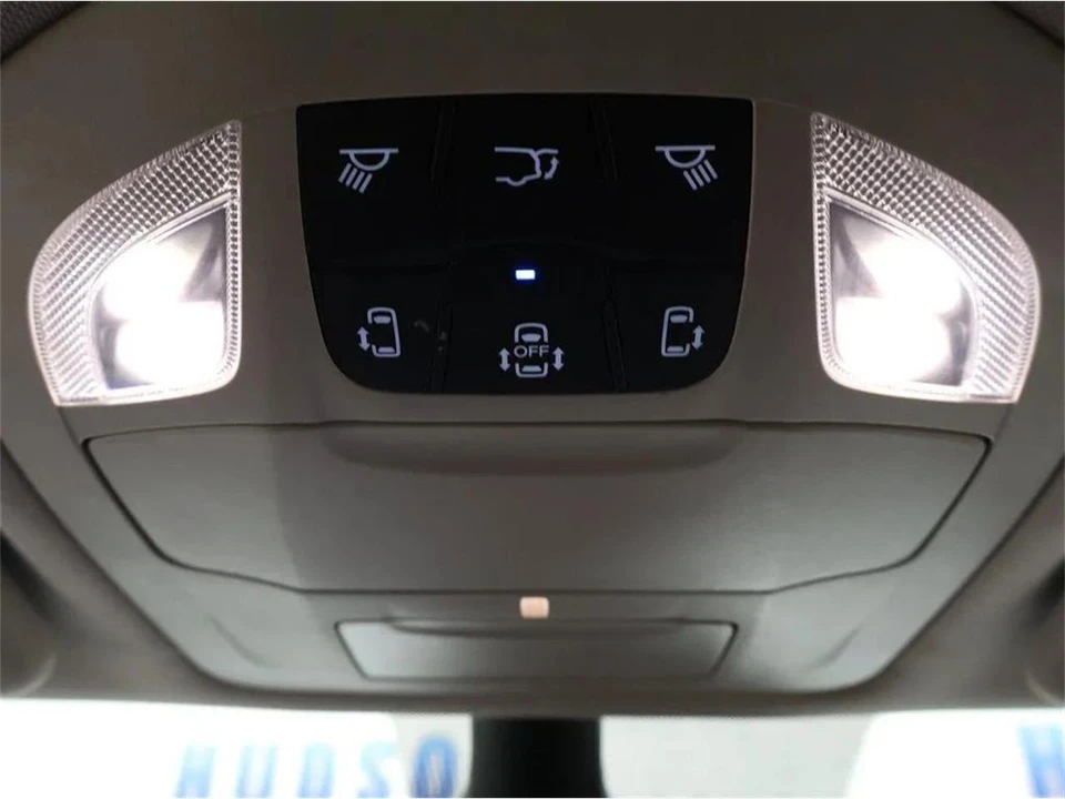 2023 Chrysler Town & Country - Image 24 of 31