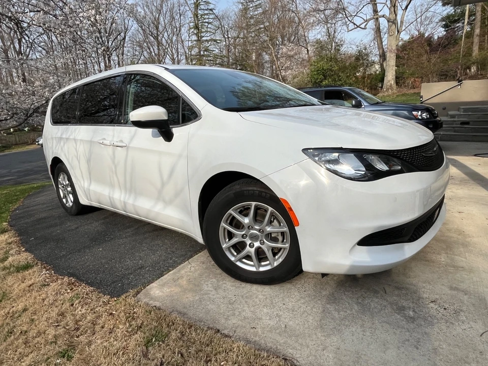 2023 Chrysler - Image 2 of 16