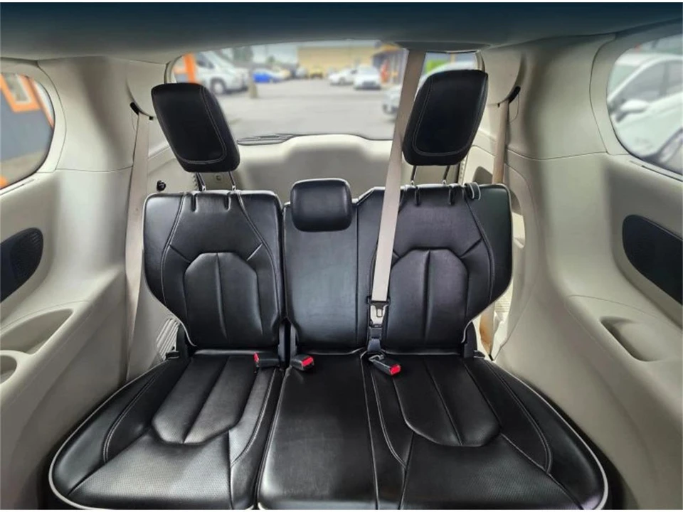 2023 Chrysler Town & Country - Image 11 of 20
