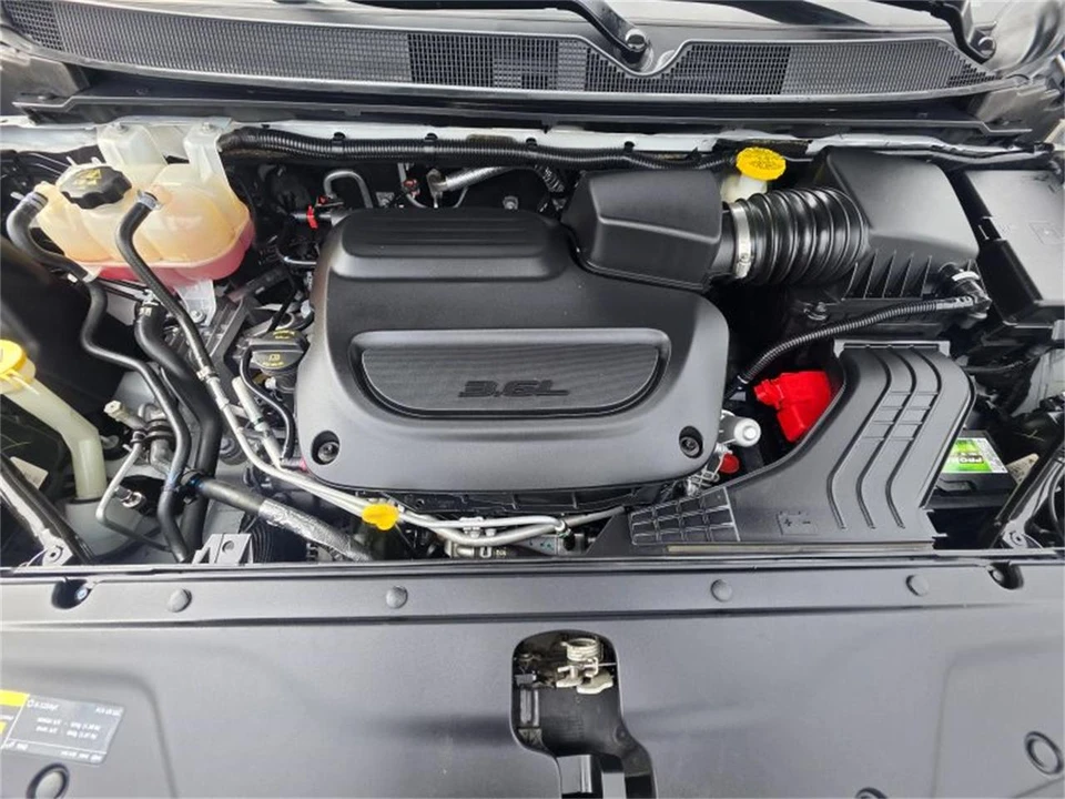 2023 Chrysler Town & Country - Image 19 of 20