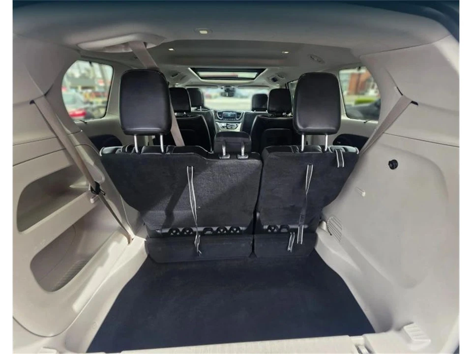 2023 Chrysler Town & Country - Image 15 of 20