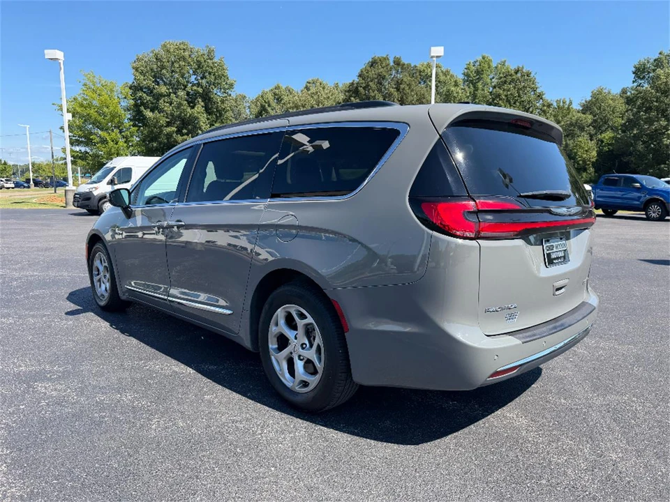 2023 Chrysler Town & Country - Image 5 of 31