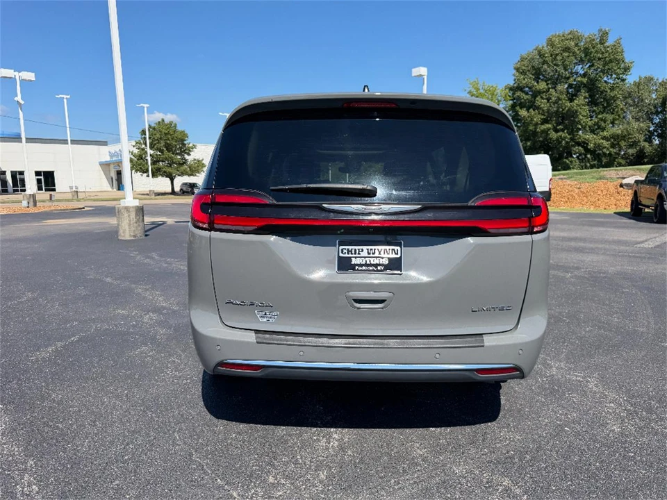 2023 Chrysler Town & Country - Image 6 of 31