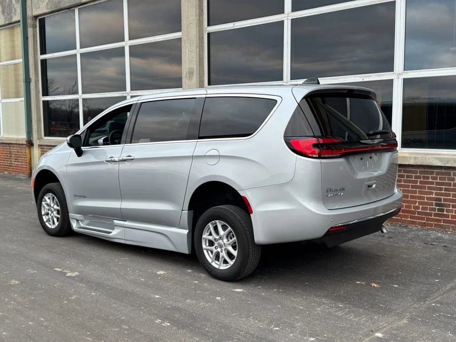 2023 Chrysler - Image 2 of 14