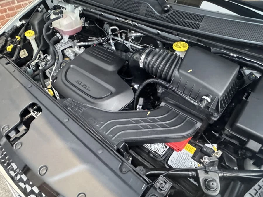 2023 Chrysler - Image 13 of 14