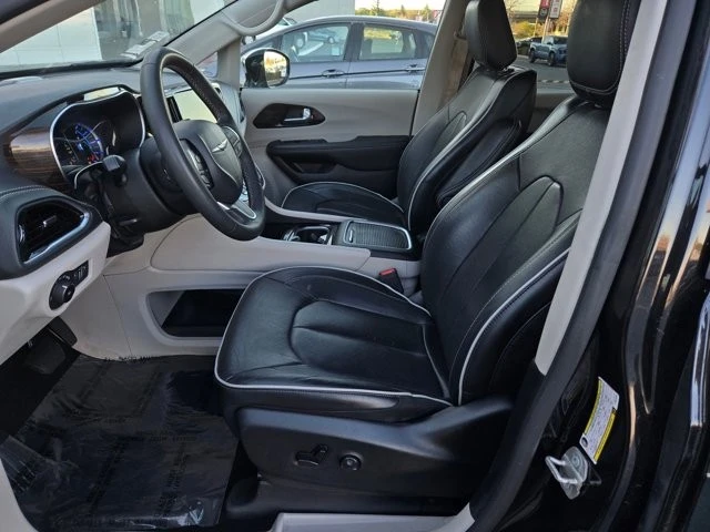 2023 Chrysler - Image 17 of 21