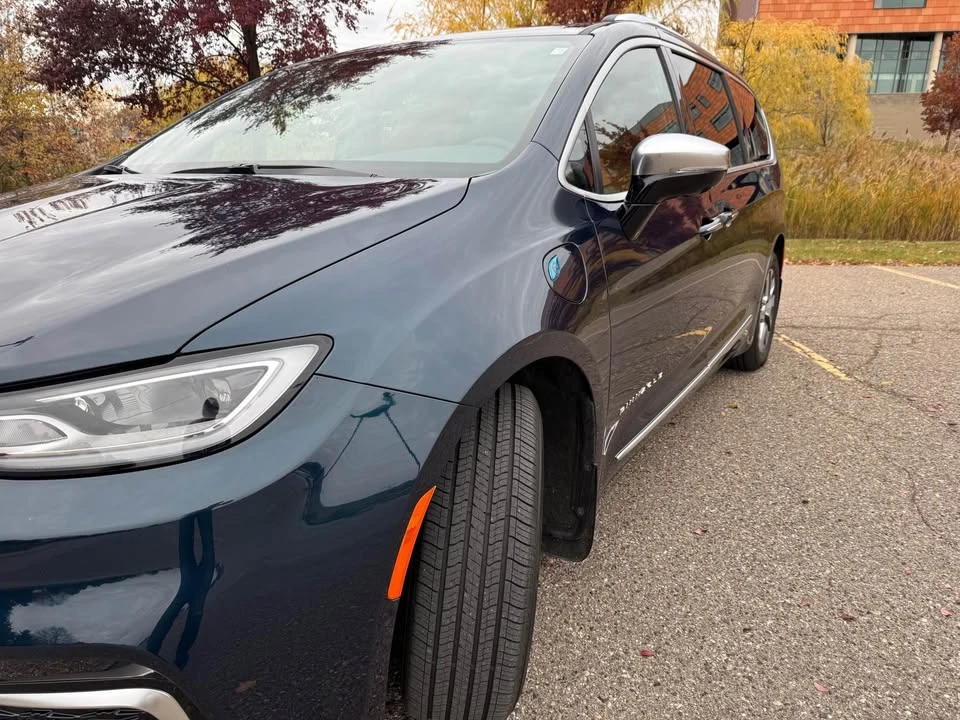 2023 Chrysler - Image 4 of 11